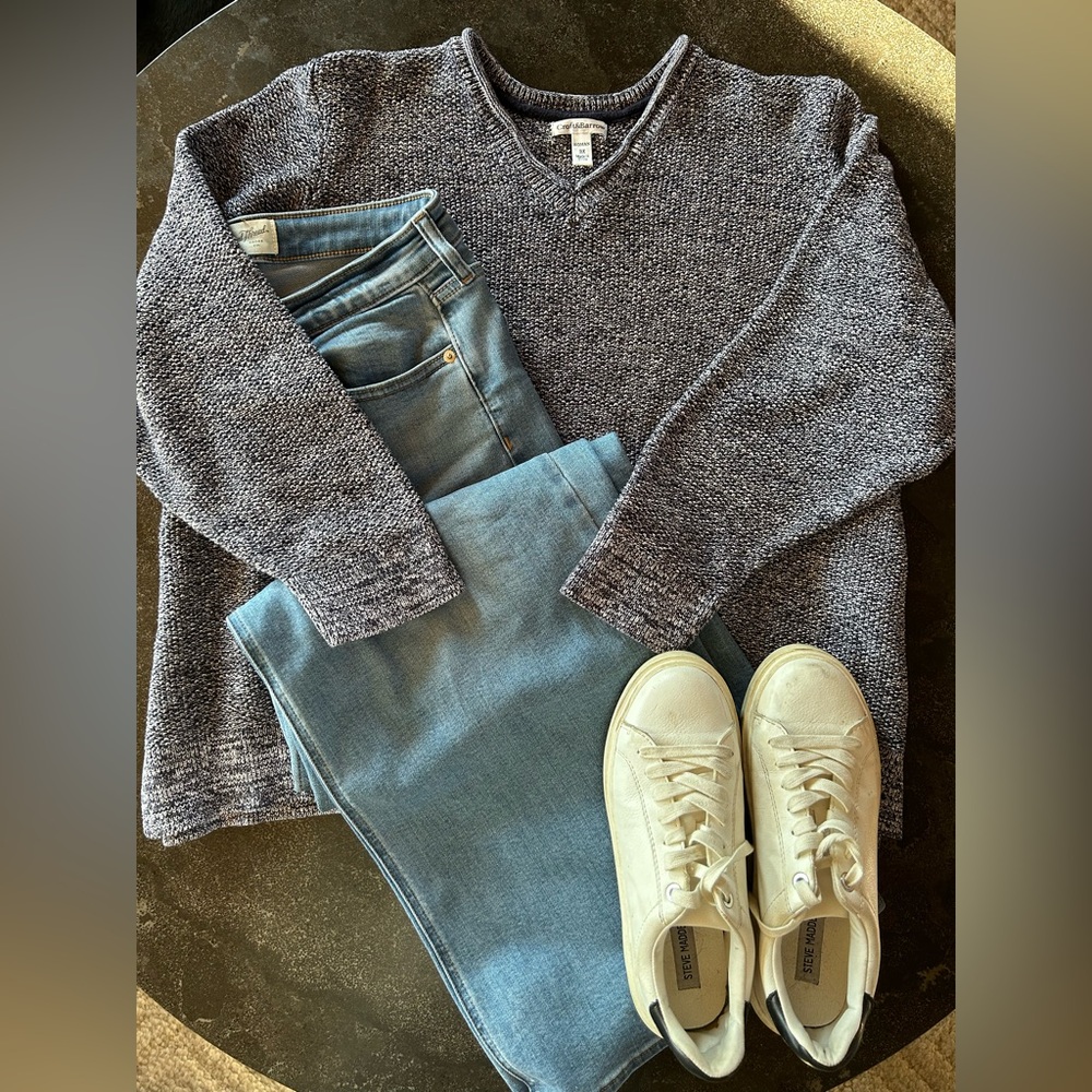 Croft & Barrow | Navy Blue & White V-Neck Sweater - Picture 1 of 6